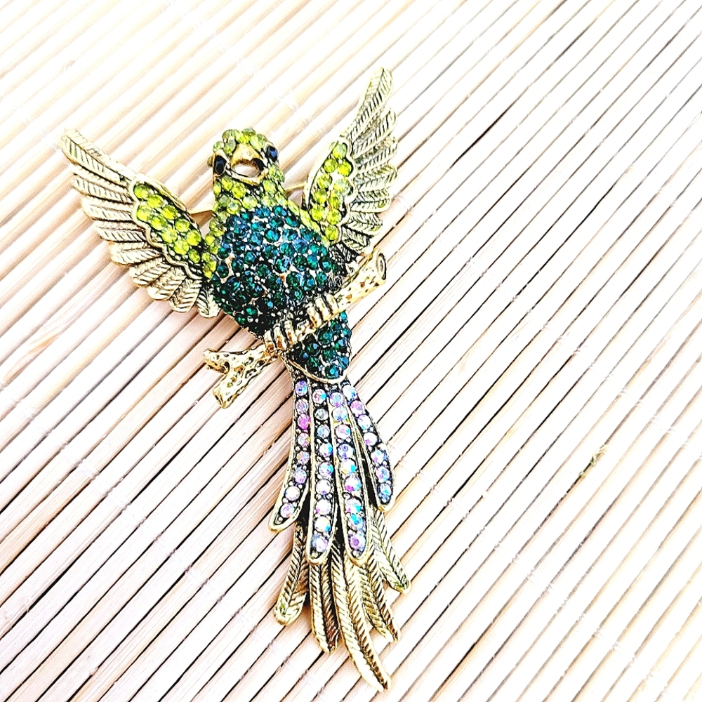 Parrot Brooch Green Crystals *NWT